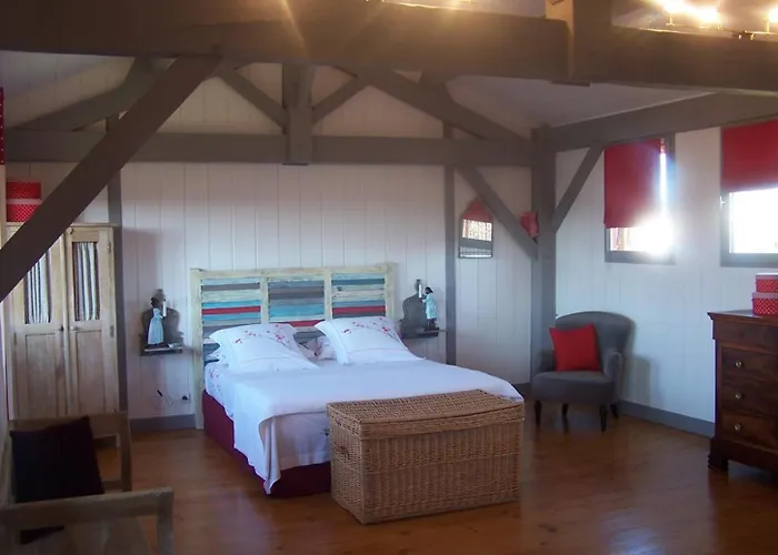 La Roulotte De La Vallee Du Lot Gasthof 3*