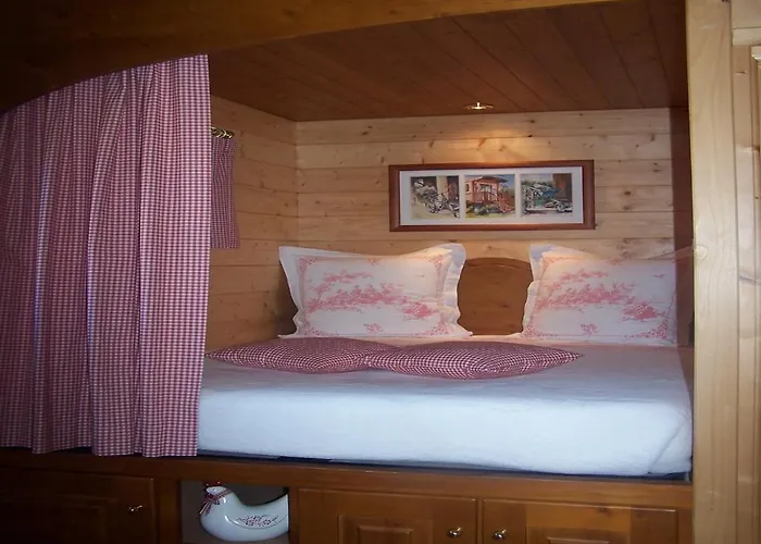 La Roulotte De La Vallee Du Lot Gasthof 3*